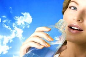 the advantages and disadvantages of the drinking diet
